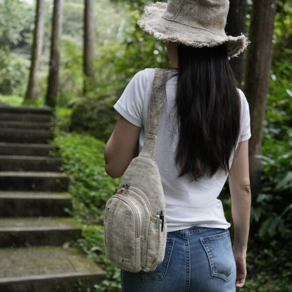 多夾層斜背包 胸前防盜包_男女通用