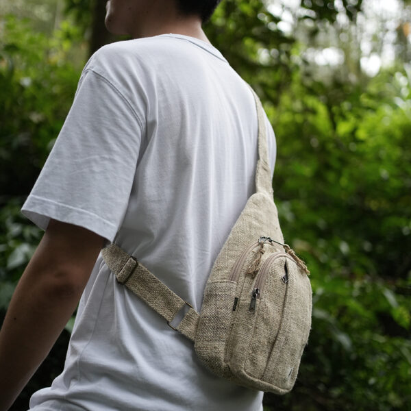 多夾層斜背包 胸前防盜包_男女通用